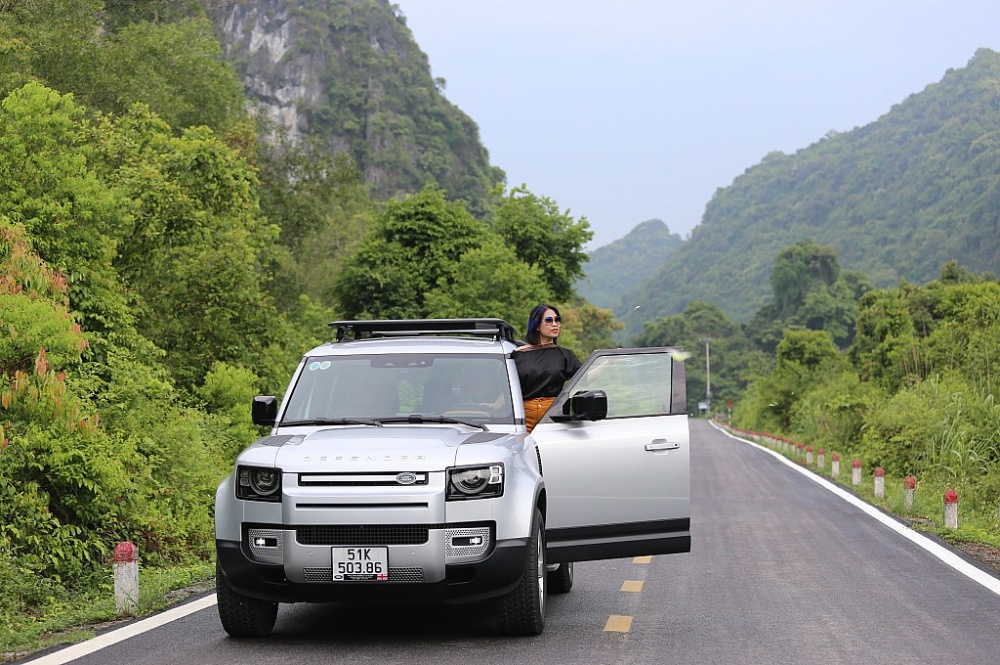 Một ngày lên rừng xuống biển với “Vua việt dã” Land Rover Defender 110