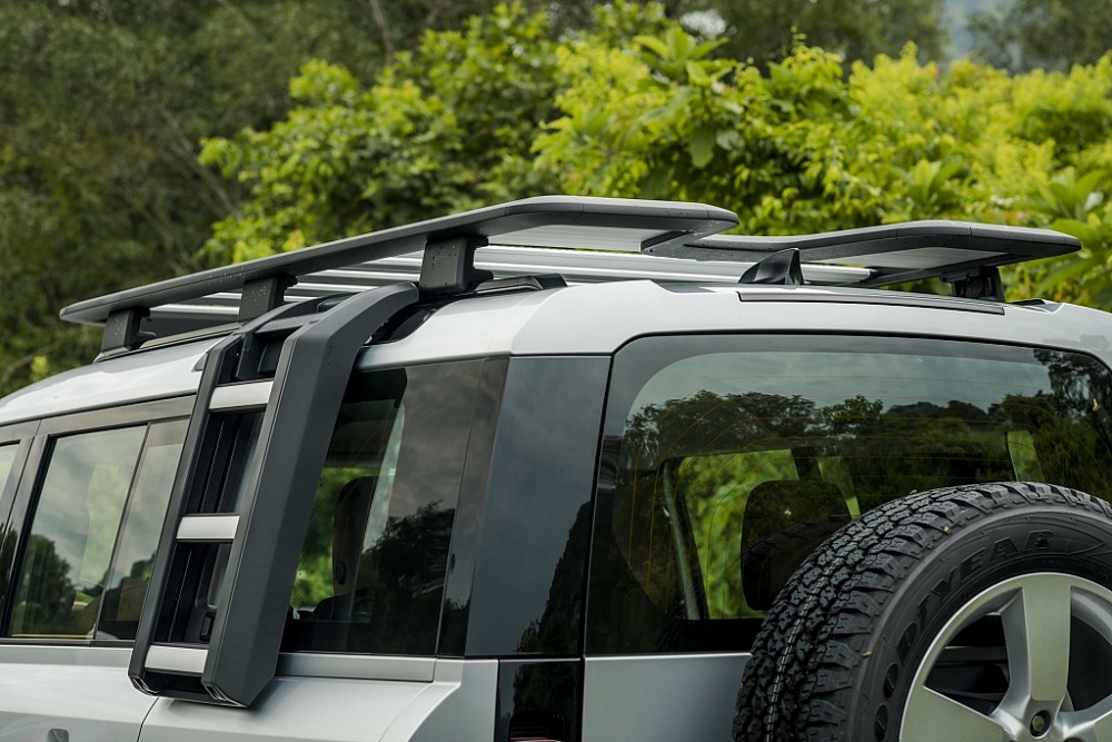 Một ngày lên rừng xuống biển với “Vua việt dã” Land Rover Defender 110