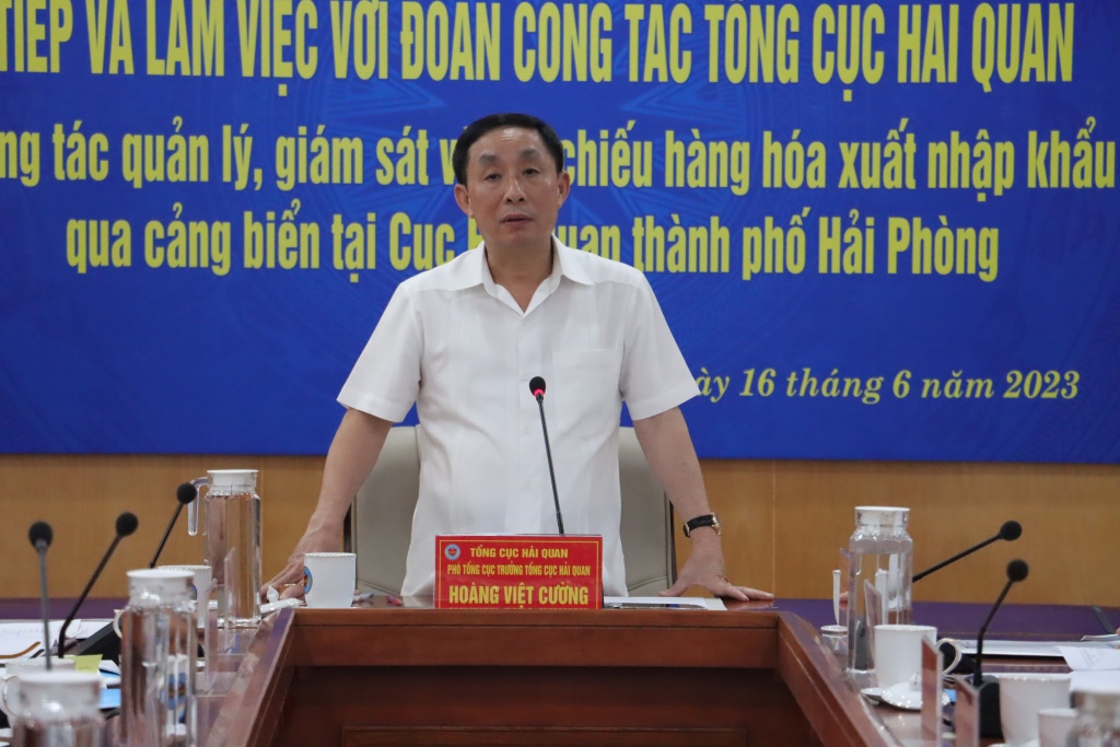 Đổi mới, hoàn thiện công tác quản lý, giám sát để tạo thuận lợi cho doanh nghiệp