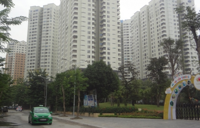 Nhiều “phao cứu sinh”, vì sao thị trường bất động sản vẫn lao đao?