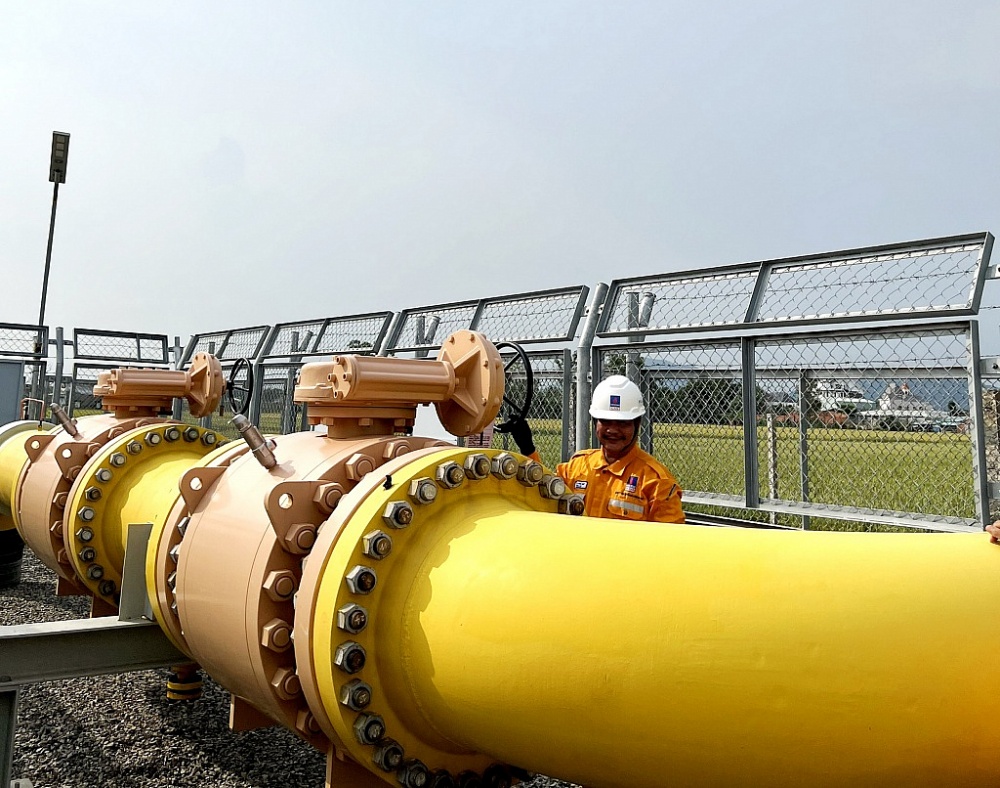  dòng khí đầu tiên vào chuỗi dự án LNG Thị Vải. Ảnh: PV GAS