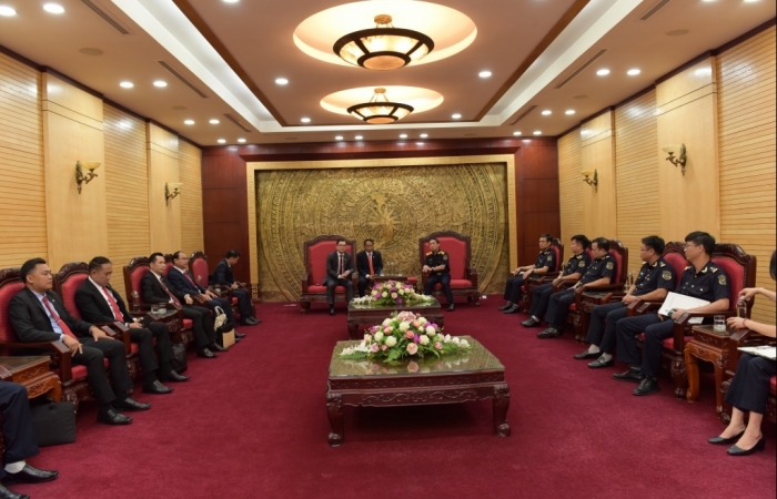 Phó Tổng cục trưởng Hoàng Việt Cường tiếp xã giao Phó Tổng cục trưởng Hải quan Lào