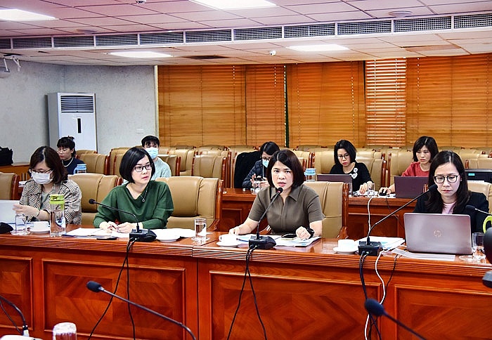Lãnh đạo VietinBank thảo luận với cổ đông và nhà đầu tư tại  Hội nghị cập nhật kết quả kinh doanh hàng quý.