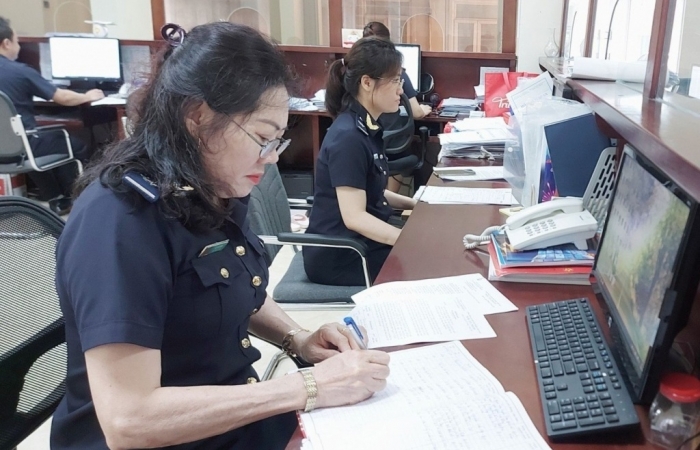 Cưỡng chế trích tiền gửi từ tài khoản một doanh nghiệp chây ỳ nợ thuế