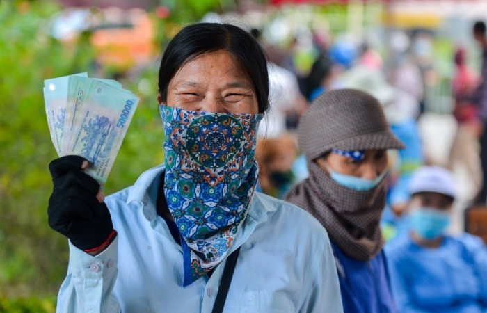 Lương không đủ sống