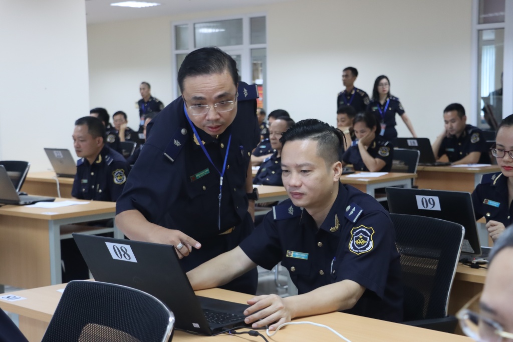 452 công chức Hải quan Hải Phòng thi đánh giá năng lực
