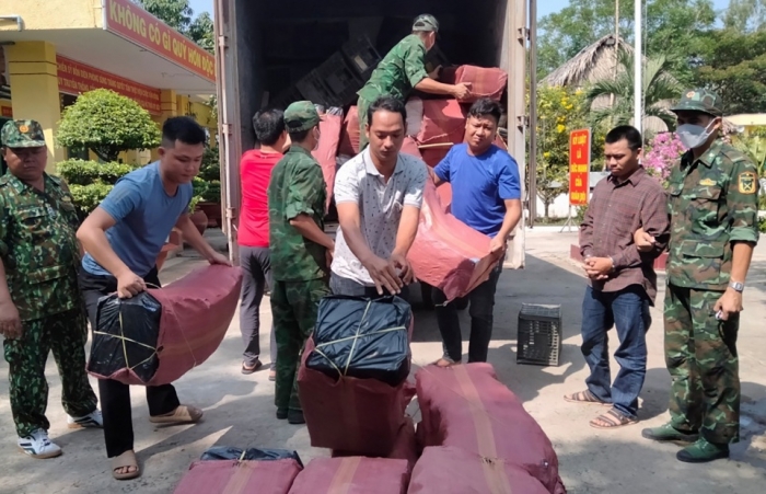 Long An: Ngăn dòng chảy ngầm thuốc lá lậu