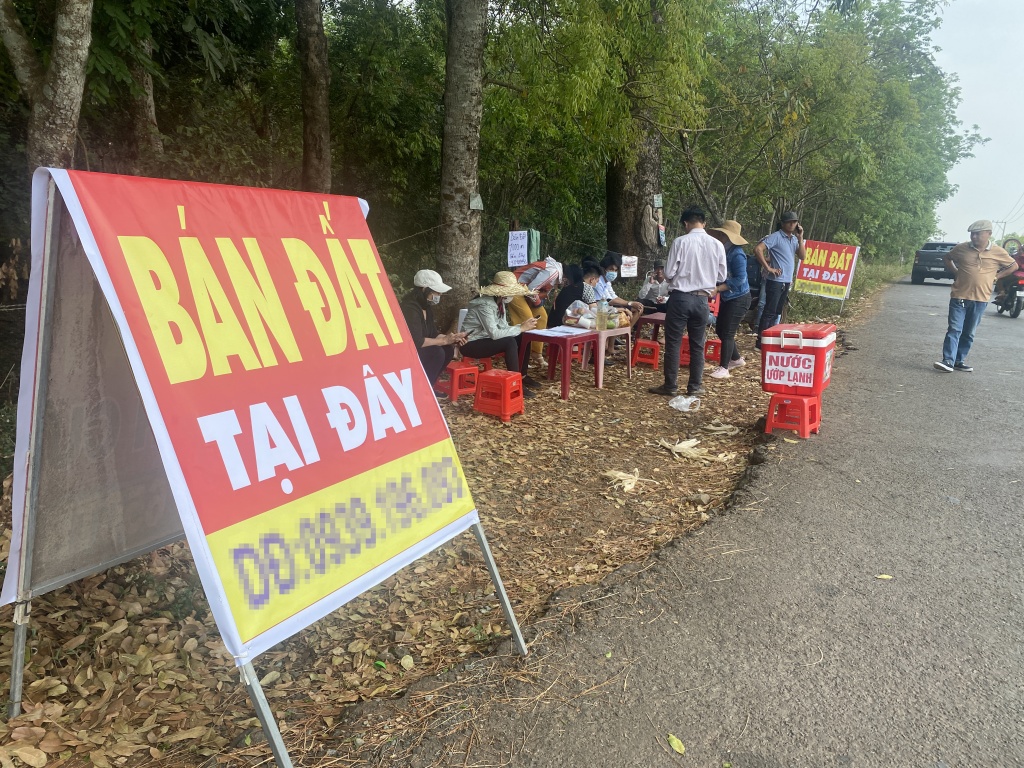 Cần có cơ chế pháp luật ràng buộc vai trò, trách nhiệm của môi giới bất động sản Cần có cơ chế pháp luật ràng buộc vai trò, trách nhiệm của môi giới bất động sản