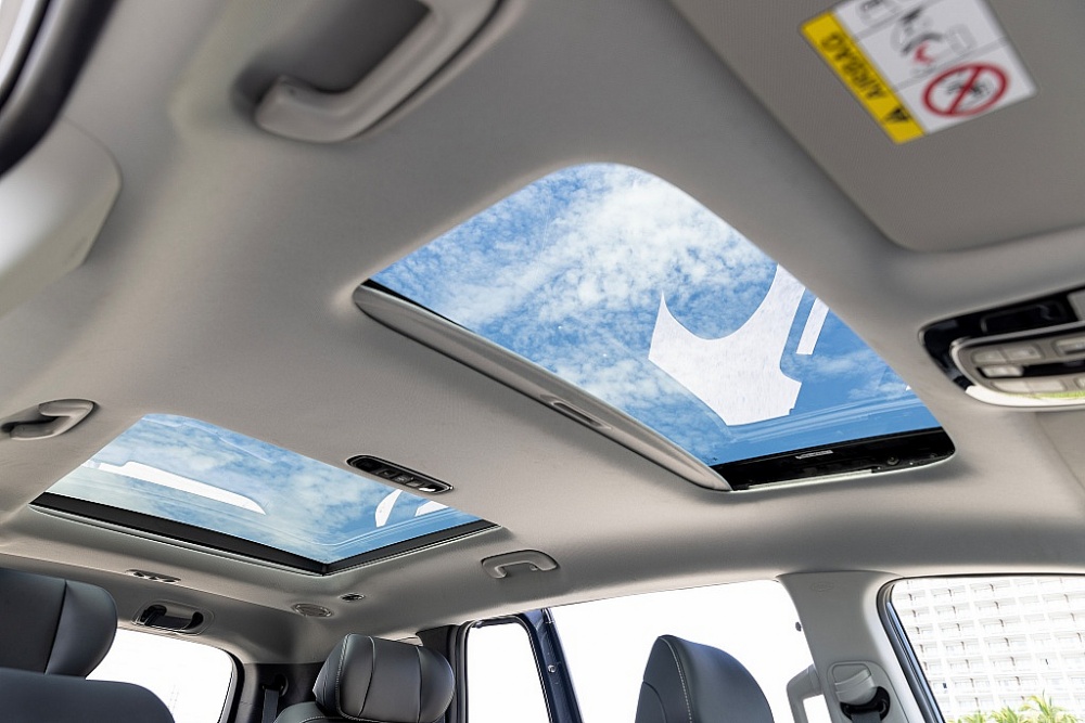 Nhiều trang bị hiện đại, lợi thế của Hyundai Custin không chỉ ở giá