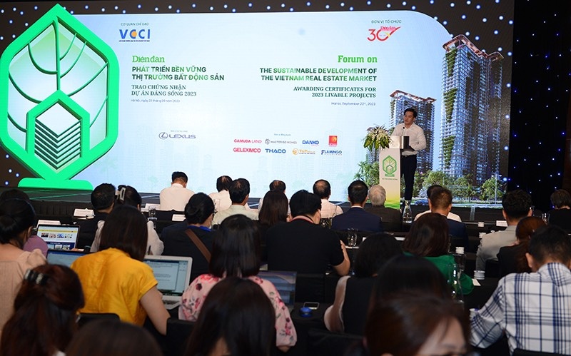 Khẩn trương hoàn thiện thể chế, thúc đẩy thị trường bất động sản phát triển bền vững Khẩn trương hoàn thiện thể chế, thúc đẩy thị trường bất động sản phát triển bền vững