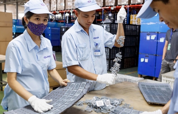 ADB hạ dự báo tăng trưởng của Việt Nam xuống còn 5,2%