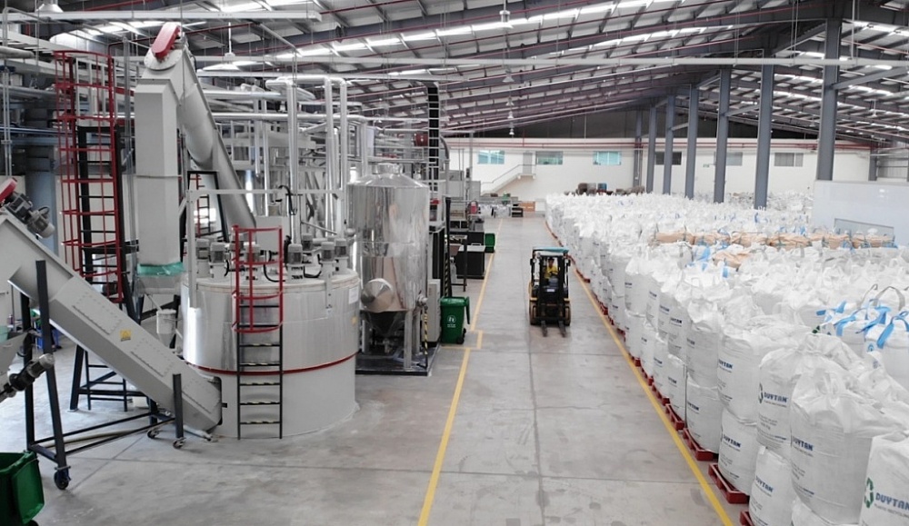 Các doanh nghiệp ngành nhựa đang thực hiện nhiều chiến lược, đầu tư cho sản xuất xanh, xuất khẩu bền vững. 	Ảnh: ST