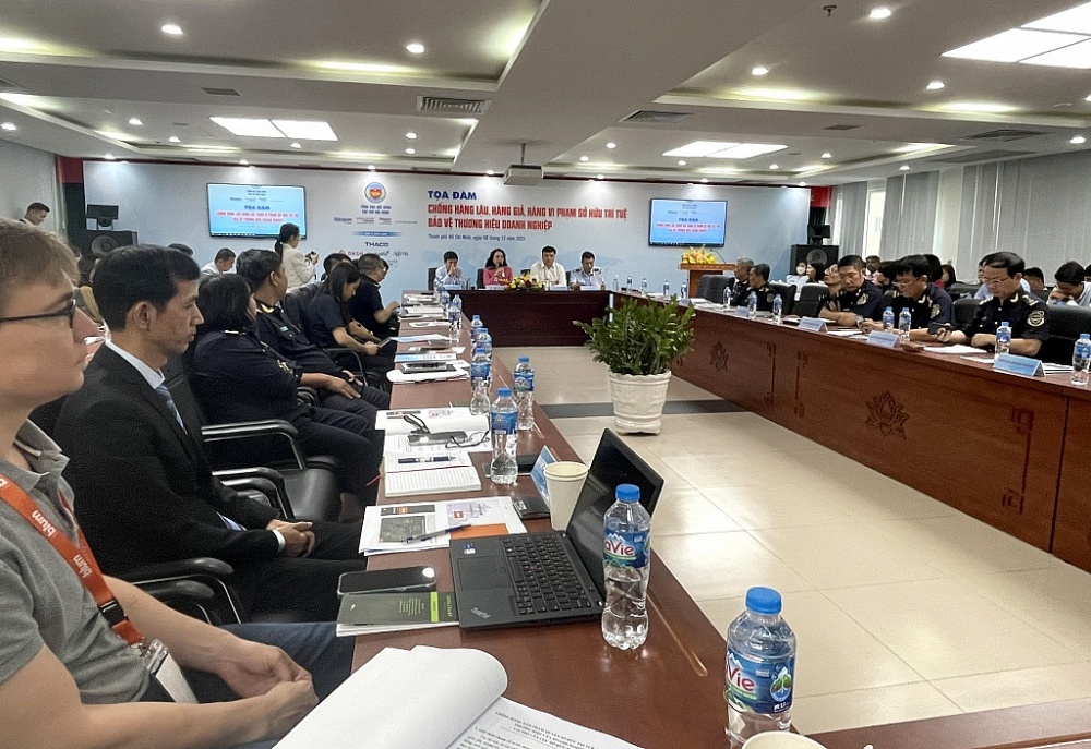 Khai mạc Tọa đàm “Chống hàng lậu, hàng giả, hàng vi phạm sở hữu trí tuệ - Bảo vệ thương hiệu doanh nghiệp”