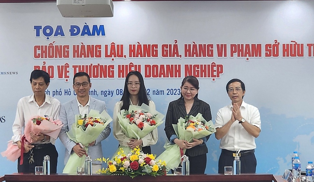 Khai mạc Tọa đàm “Chống hàng lậu, hàng giả, hàng vi phạm sở hữu trí tuệ - Bảo vệ thương hiệu doanh nghiệp”