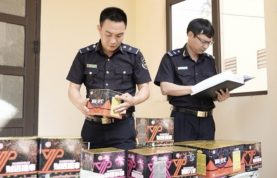 Cục Hải quan tổ chức đấu tranh, bắt giữ, xử lý nghiêm các vụ buôn lậu