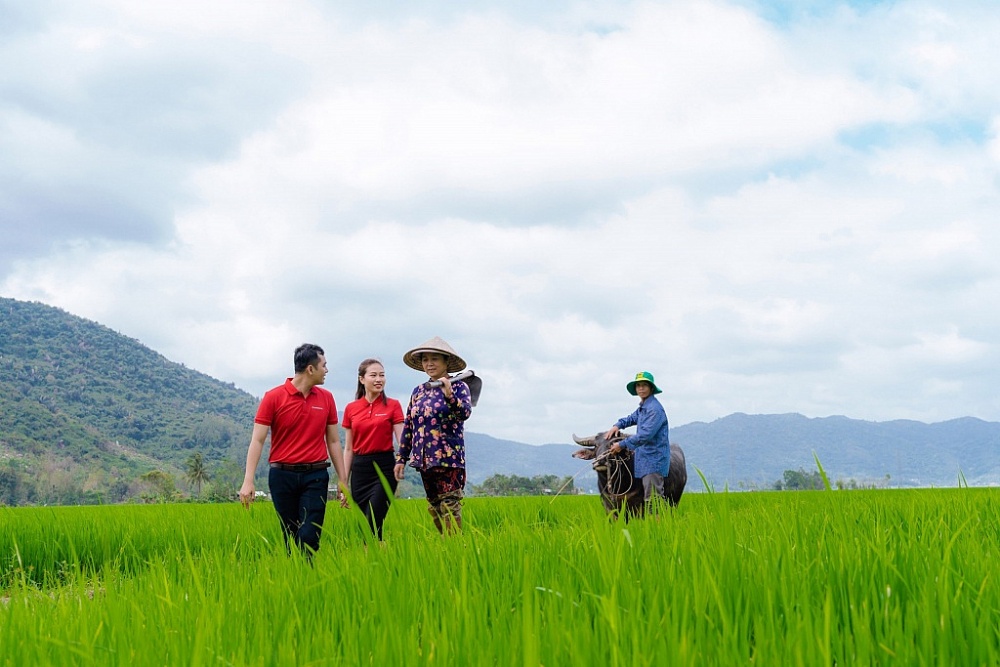 Agribank – 35 năm đồng hành cùng “Tam nông”.