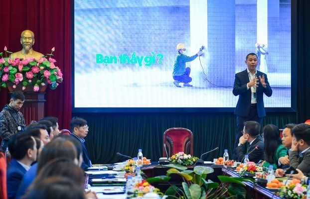 "Xây tết 2024": Tặng 17.000 phần quà cho công nhân