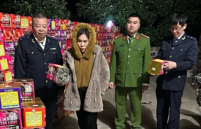 Đội 4, Cục Điều tra chống buôn lậu phối hợp thu giữ hơn 1 tấn pháo tại Lạng Sơn