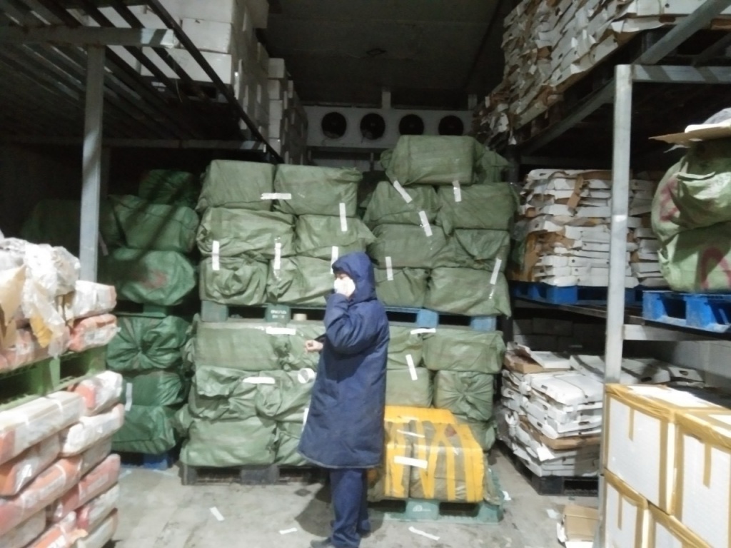 Tạm giữ gần 25 tấn nội tạng không hóa đơn chứng từ trong kho của doanh nghiệp