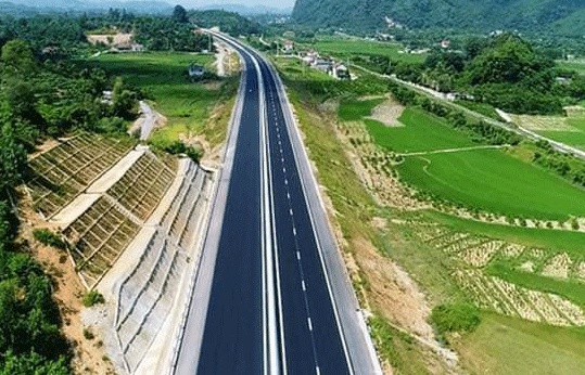 Nhiều đột phá trong đầu tư phát triển kết cấu hạ tầng giao thông