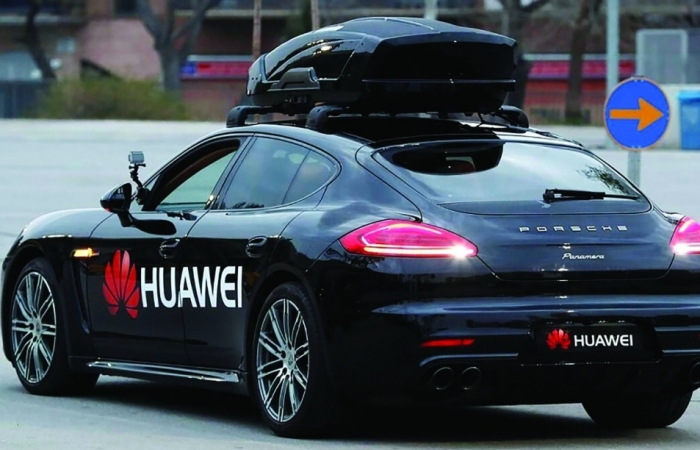 Huawei “thách thức” Tesla trong cuộc đua xe tự lái