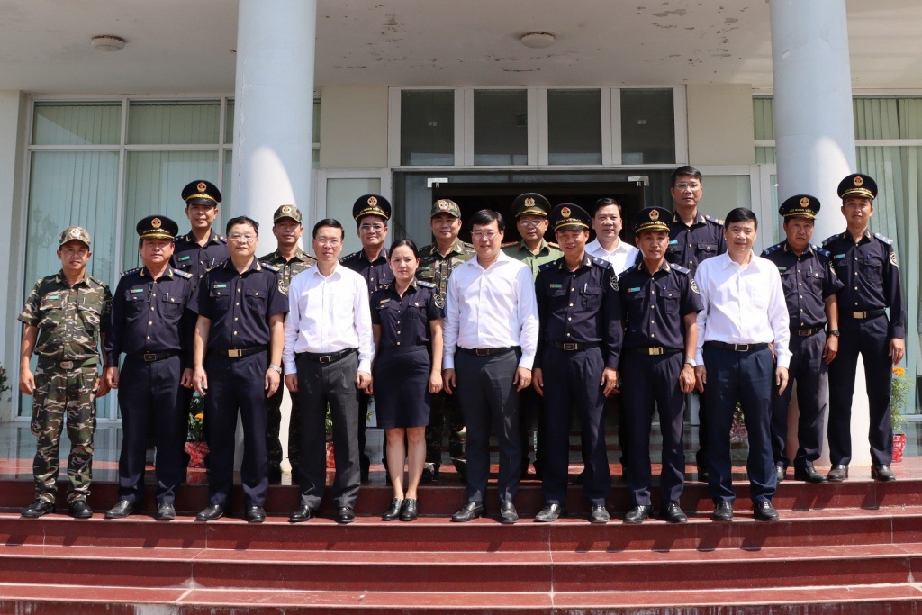 Chủ tịch nước Võ Văn Thưởng: Hải quan Đồng Tháp xây dựng lực lượng vững mạnh, đáp ứng yêu cầu  nhiệm vụ trong tình hình mới