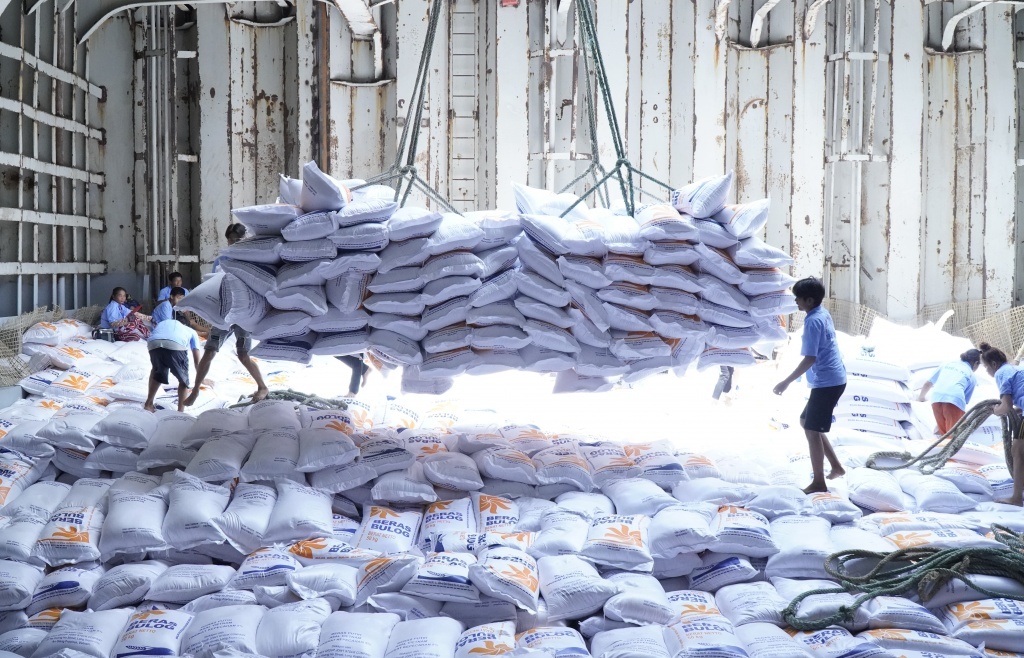 Việt Nam trúng 10/17 gói thầu 500.000 tấn gạo của Indonesia