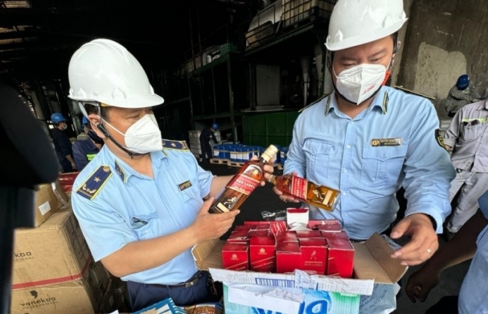 Tiêu hủy hàng lậu trị giá trên 5,5 tỷ đồng