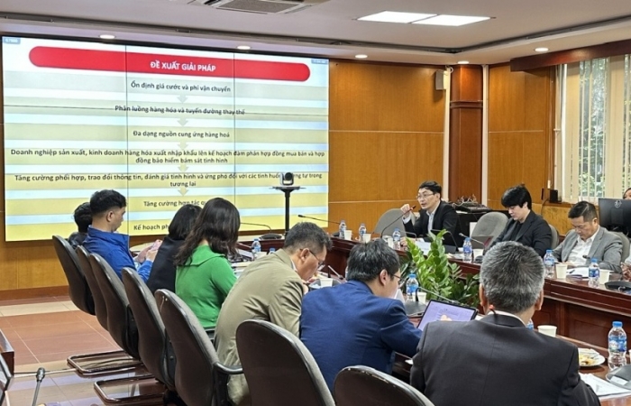 Căng thẳng Biển Đỏ: Cách nào kìm giá cước tăng "phi mã"?