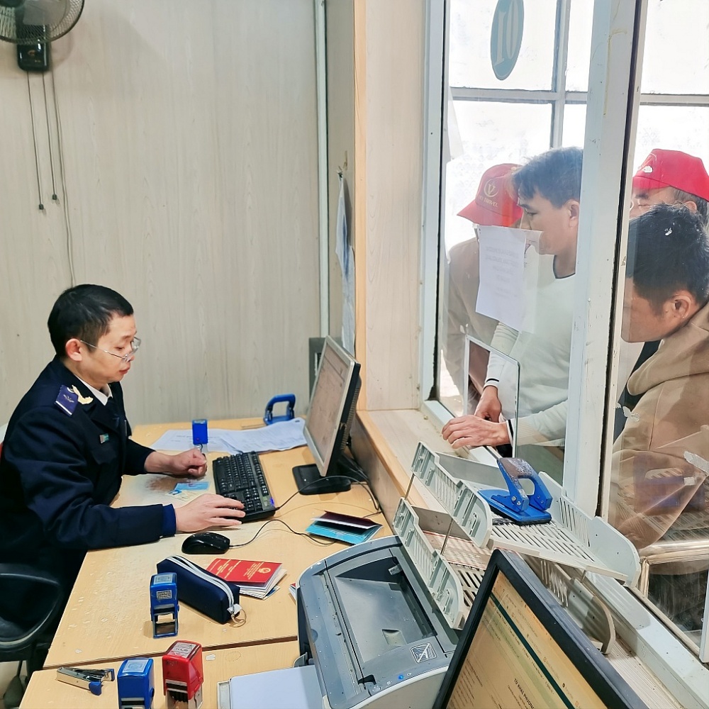 CBCC Hải quan tiếp nhận thủ tục XNK của các DN ngay từ đầu năm. Ảnh: K. Chi