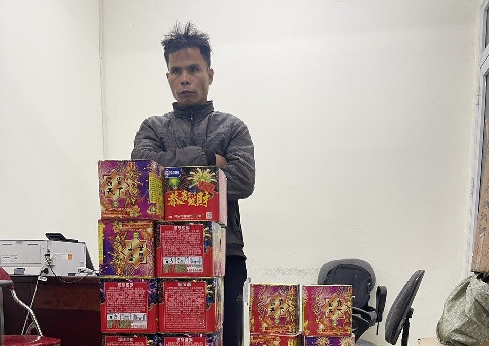 Hải quan Cao Bằng bắt giữ hơn nửa tấn pháo trong 5 năm
