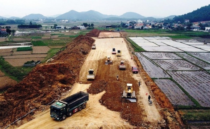 Dứt điểm giải phóng mặt bằng, đẩy nhanh tiến độ đầu tư công các dự án trọng điểm