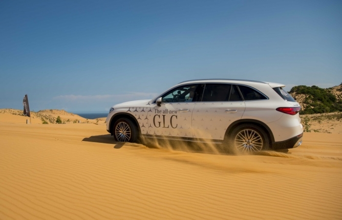 Sau giảm giá, Mercedes-Benz Việt Nam tiếp tục tặng 2 năm bảo hiểm cho nhiều mẫu xe