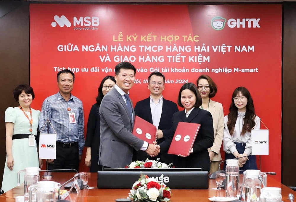 Đại diện MSB và GHTK tại Lễ ký kết hợp tác.  Đại diện MSB và GHTK tại Lễ ký kết hợp tác.