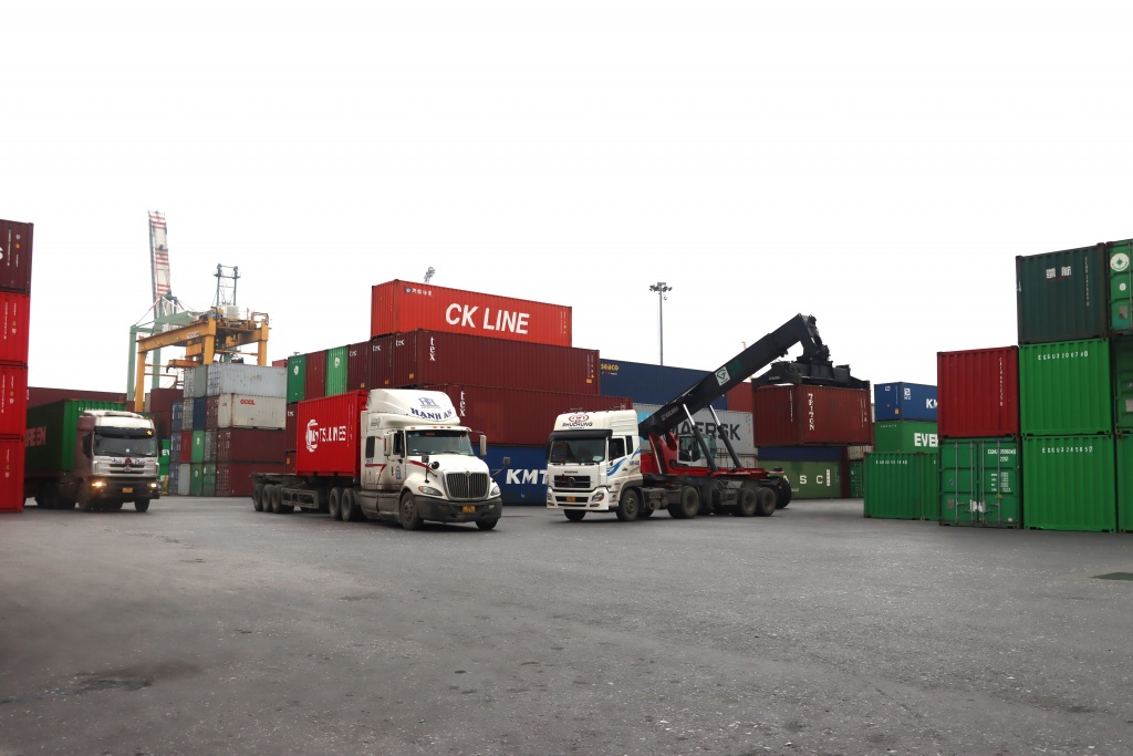 Xuất nhập khẩu đạt hơn 200 tỷ USD tính đến nửa đầu tháng 4