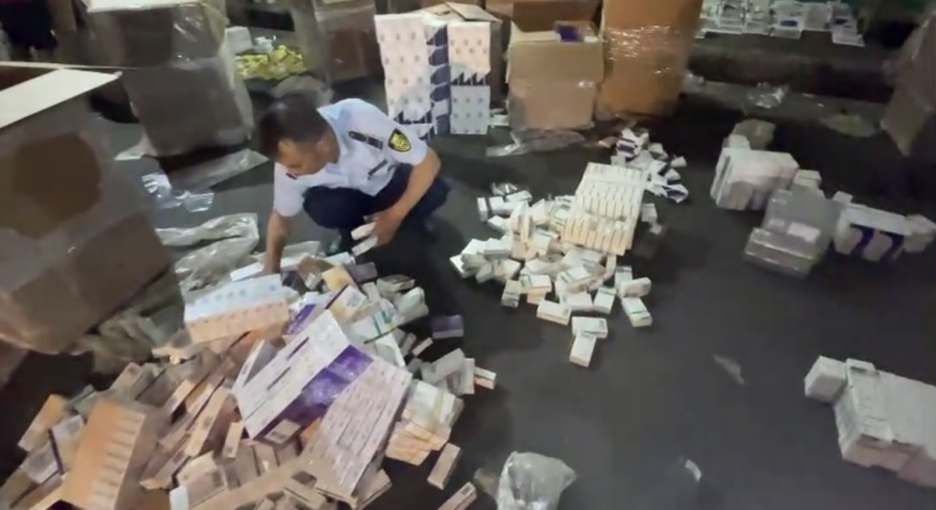 Mở rộng điều tra lô tân dược bắt giữ tại ga quốc nội