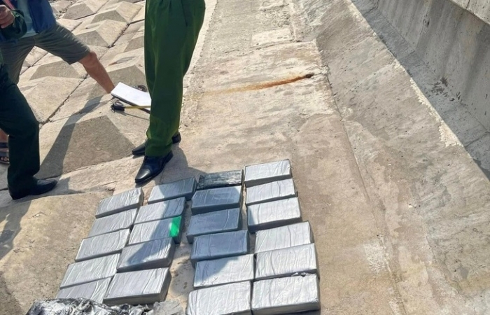 Báo động tình trạng ma túy trôi dạt trên biển