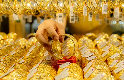 Thủ tướng yêu cầu xử lý nghiêm các hành vi buôn lậu, trục lợi, đầu cơ vàng