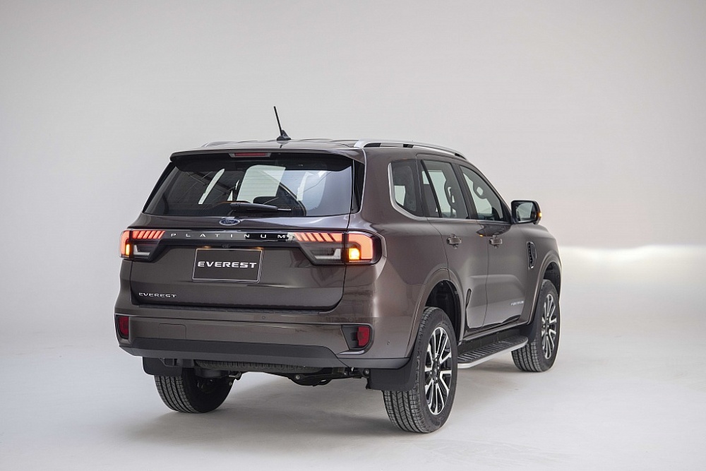 Ford Everest Platinum và Ford Ranger Stormtrak ra mắt tại thị trường Việt Nam