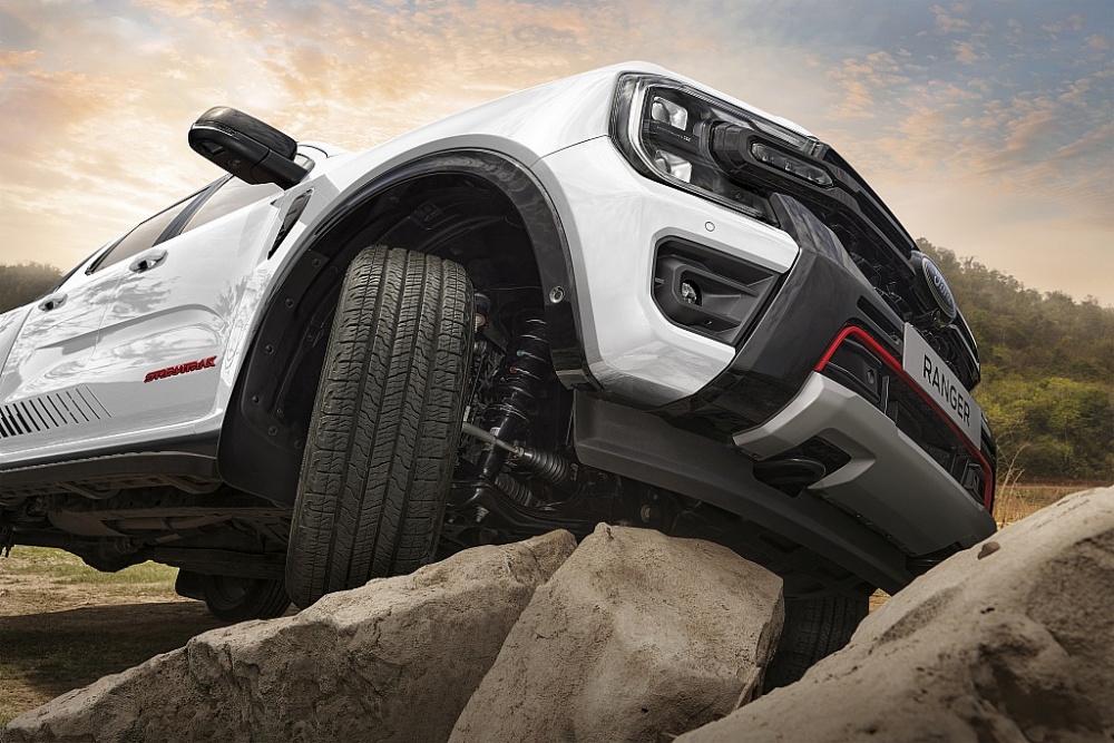 Ford Everest Platinum và Ford Ranger Stormtrak ra mắt tại thị trường Việt Nam