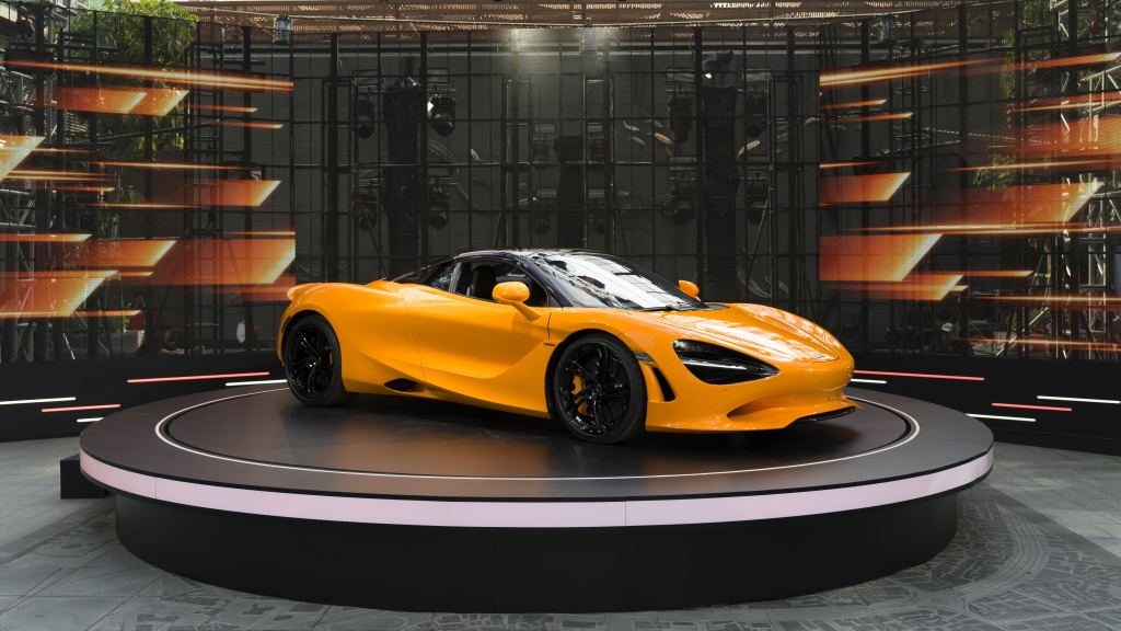 Giá từ 20 tỷ đồng, siêu phẩm McLaren 750S ra mắt tại Việt Nam