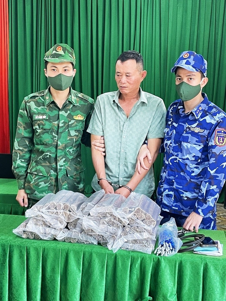 Đối tượng Lê Văn Đạt và tang vật