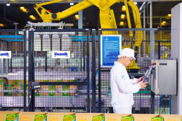 Thêm 1 nhà máy đạt chứng nhận trung hòa carbon, Vinamilk đẩy mạnh “xanh hóa” sản xuất