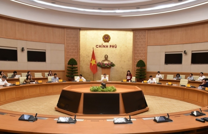 Giám sát chặt chẽ biến động để tính toán thời điểm điều chỉnh giá phù hợp