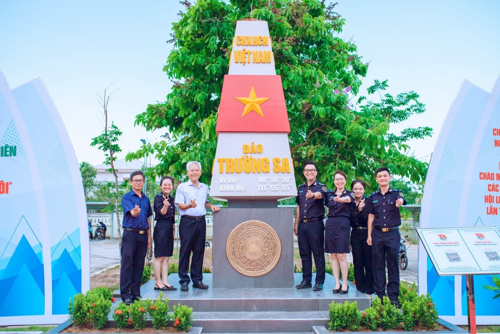 Đoàn Thanh niên Cục Hải quan Khánh Hòa với Công trình thanh niên “Trường Sa trong trái tim tôi”