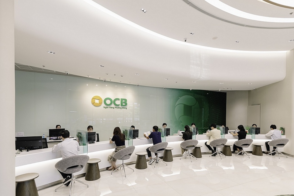 Khách hàng giao dịch tại OCB