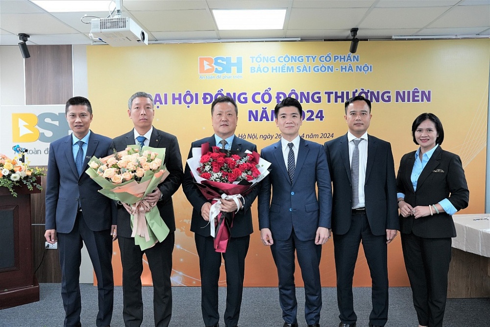 Các thành viên HĐQT BSH ra mắt Đại hội. Ảnh: BSH