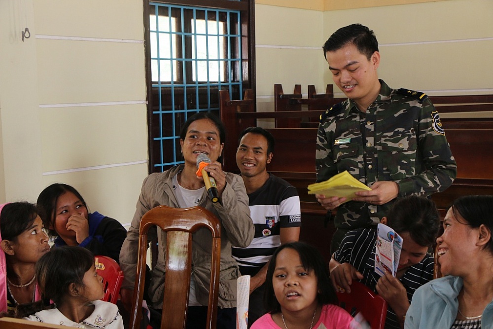 Thanh niên Hải quan Quảng Trị tuyên truyền vận động quần chúng phòng chống tội phạm ma túy