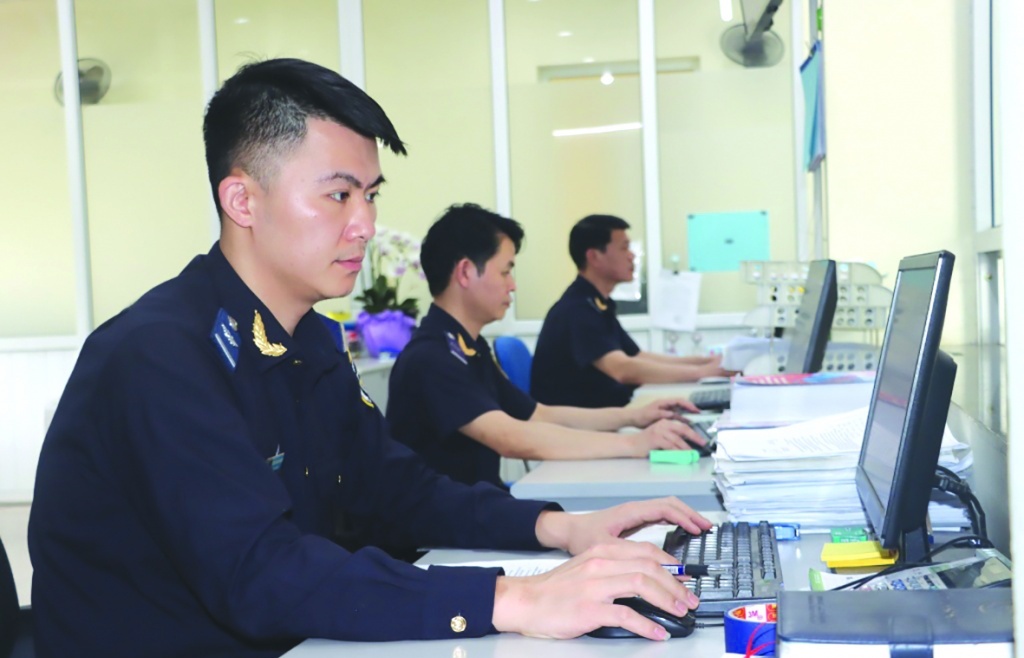 Hải quan khu vực XVI thu ngân sách 2.075 tỷ đồng