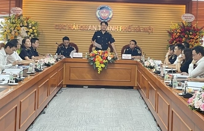 Hải quan Hà Nội đối thoại với doanh nghiệp về chính sách hàng gia công, sản xuất xuất khẩu